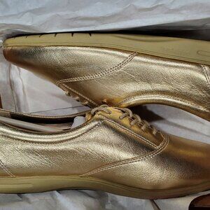 Easy Spirit Anti Gravity Gold Tennis Shoes Size 9M NIB